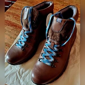 Clarks Women's Brown Leather Boots with Blue Laces